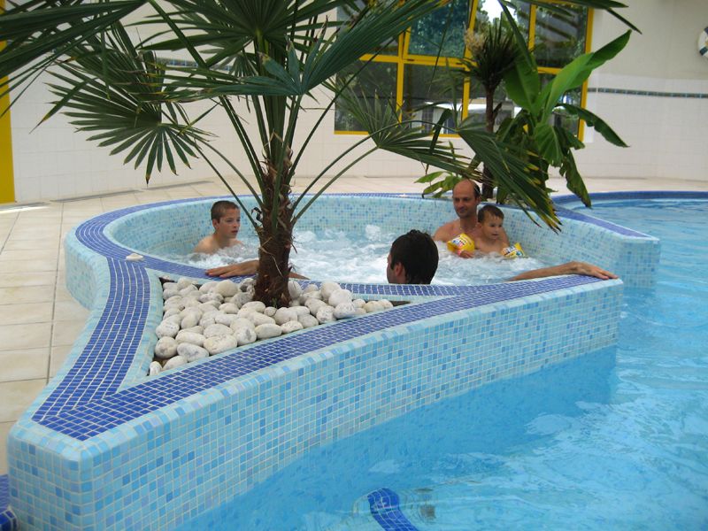 espace aquatique avec piscine couverte Vendée